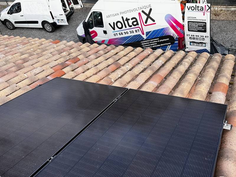 Choisir entre SigenMicro de Sigenergy ou micro-onduleurs Enphase pour votre projet de 6 kWc monophasé avec un installateur expert à Biscarrosse