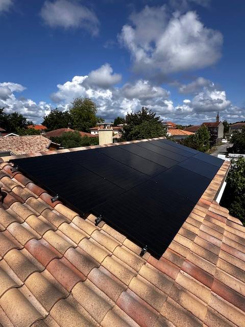 Installateur panneaux photovoltaïque Audenge 9kWc triphasé